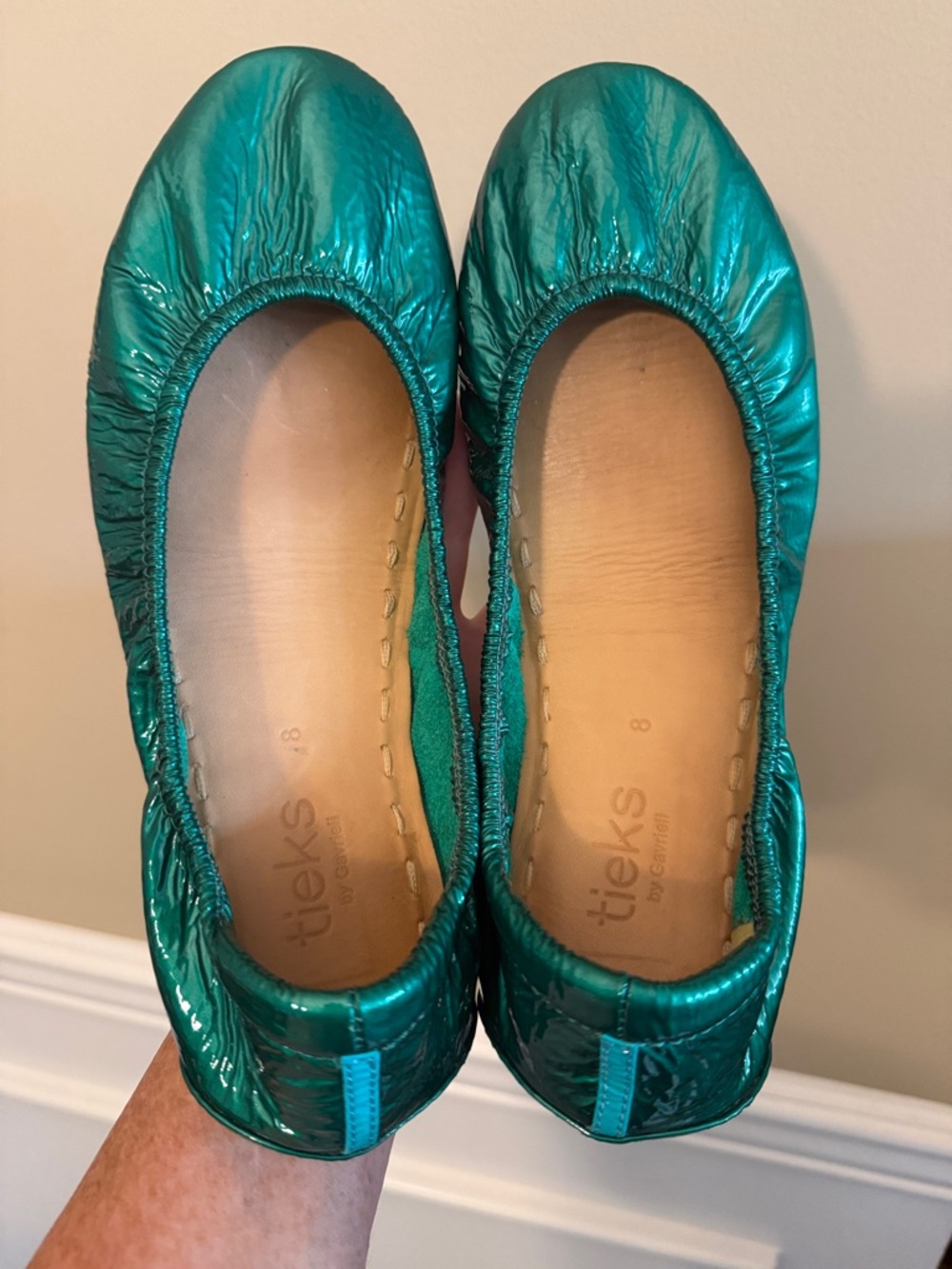 Tieks Emerald Green Metallic Ballet Flats, Size 8. - Picture 4 of 16